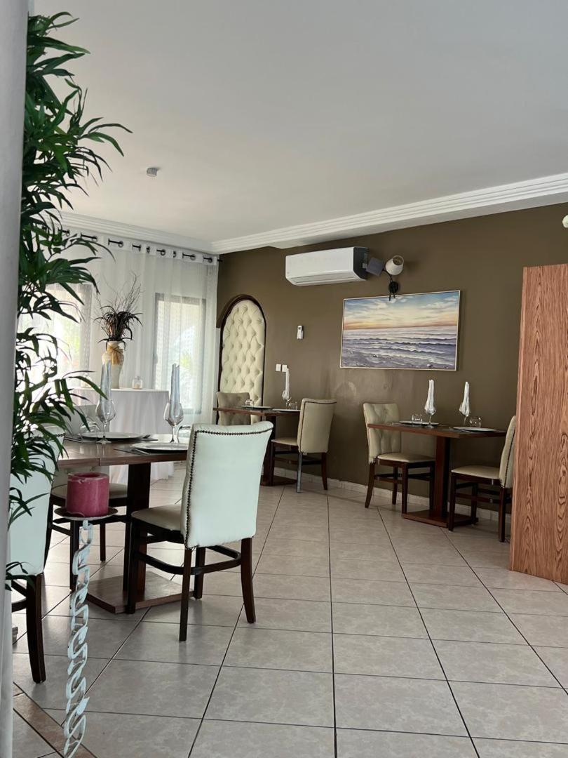 Residence Hoteliere Oceane Libreville Exterior photo